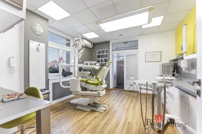 Prodej ordinace, Hradec Králové, 395 m2