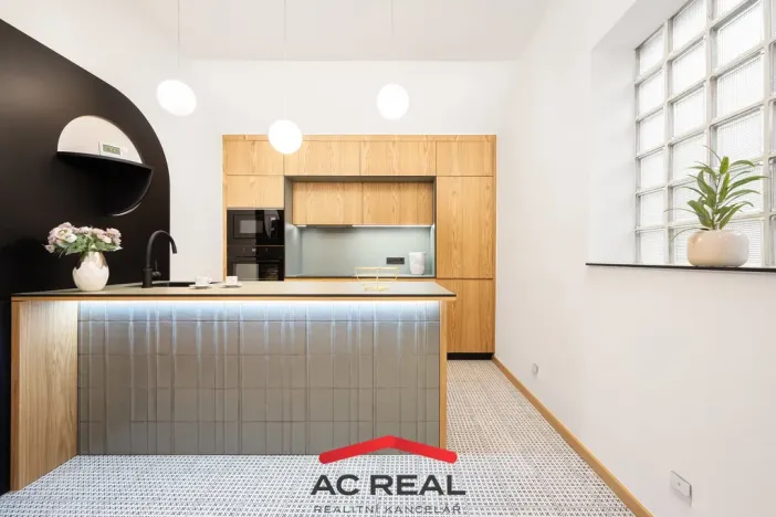 Pronájem bytu 2+1, Brno, Čápkova, 73 m2