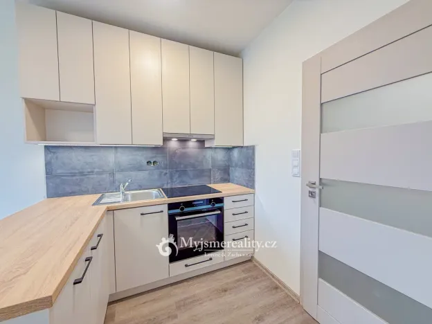 Pronájem bytu 2+kk, Znojmo, Vančurova, 31 m2