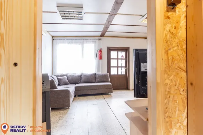 Prodej obchodního prostoru, Jedlí, 86 m2