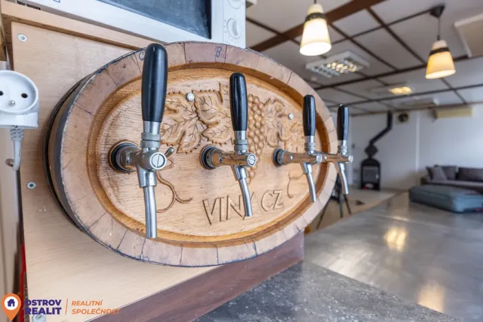 Prodej obchodního prostoru, Jedlí, 86 m2