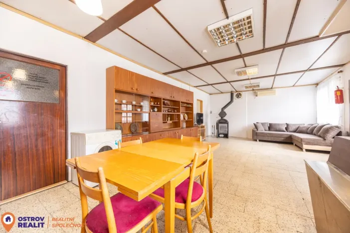 Prodej obchodního prostoru, Jedlí, 86 m2