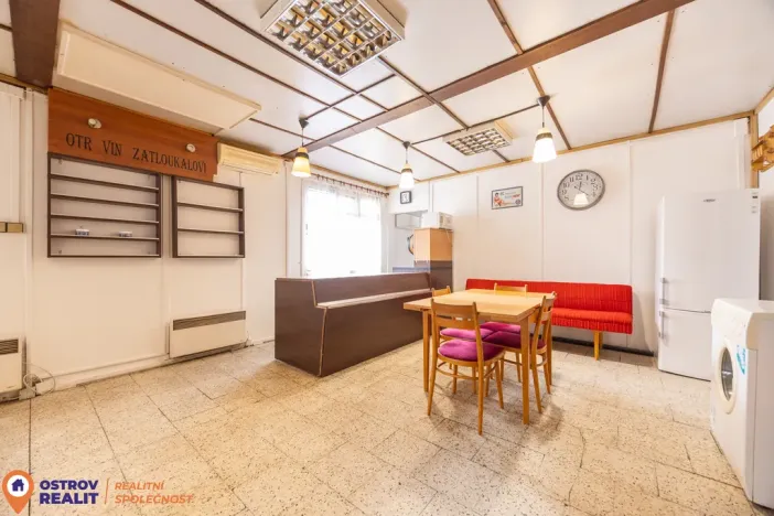 Prodej obchodního prostoru, Jedlí, 86 m2