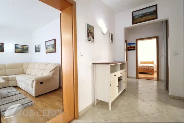 Pronájem bytu 3+1, Zastávka, Čapkova, 95 m2