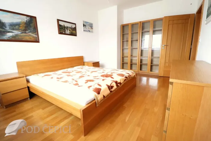 Pronájem bytu 3+1, Zastávka, Čapkova, 95 m2