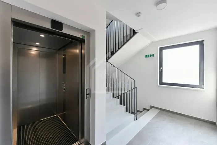 Prodej bytu 2+kk, Praha - Vysočany, V Předním Hloubětíně, 57 m2