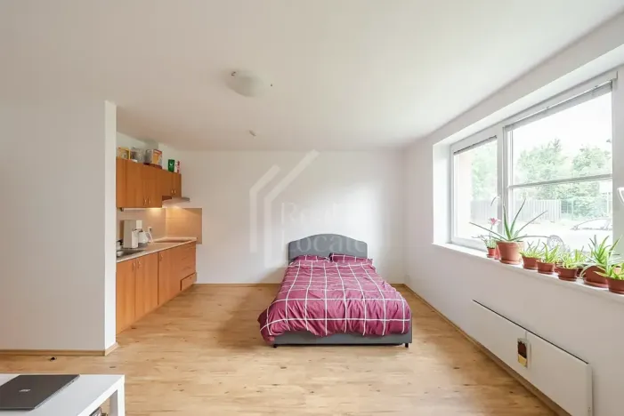 Pronájem bytu 1+kk, Praha - Prosek, Na vyhlídce, 37 m2