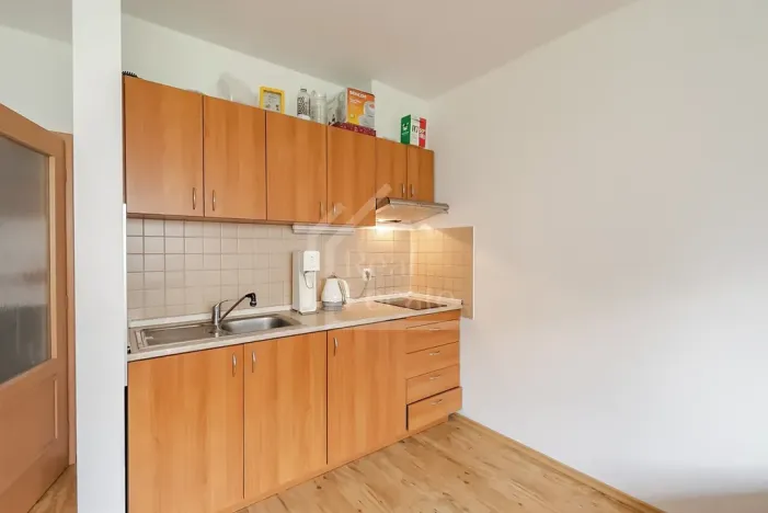 Pronájem bytu 1+kk, Praha - Prosek, Na vyhlídce, 37 m2