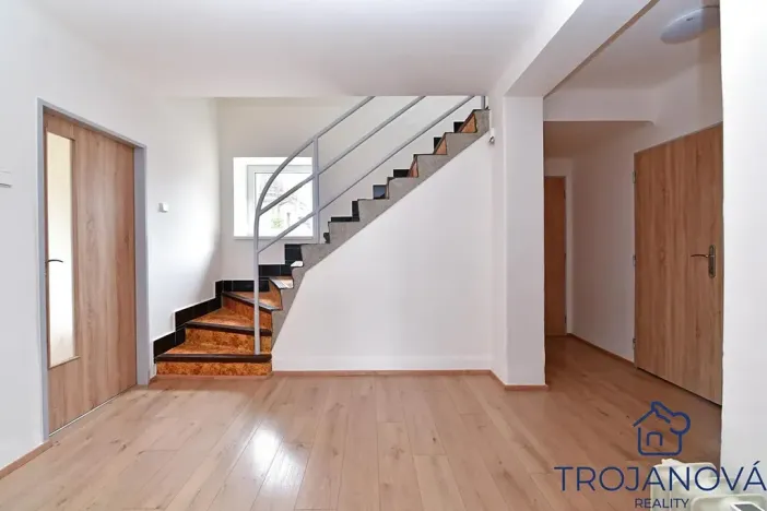 Prodej rodinného domu, Benešov, Nezvalova, 250 m2