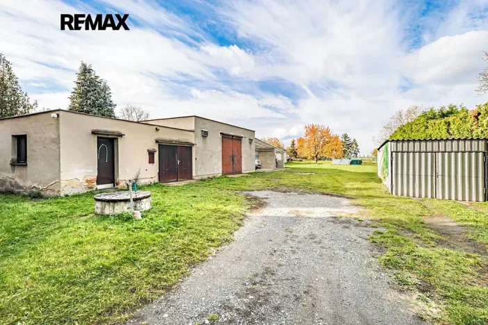 Prodej rodinného domu, Panenské Břežany, K dálnici, 202 m2