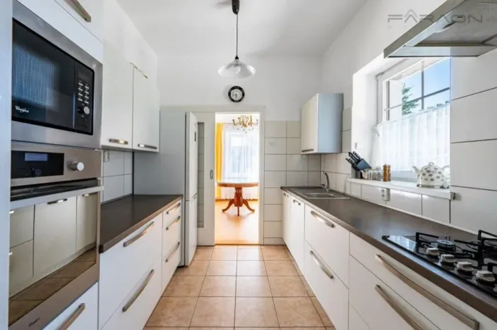 Pronájem vily, Praha - Suchdol, Havraní, 350 m2