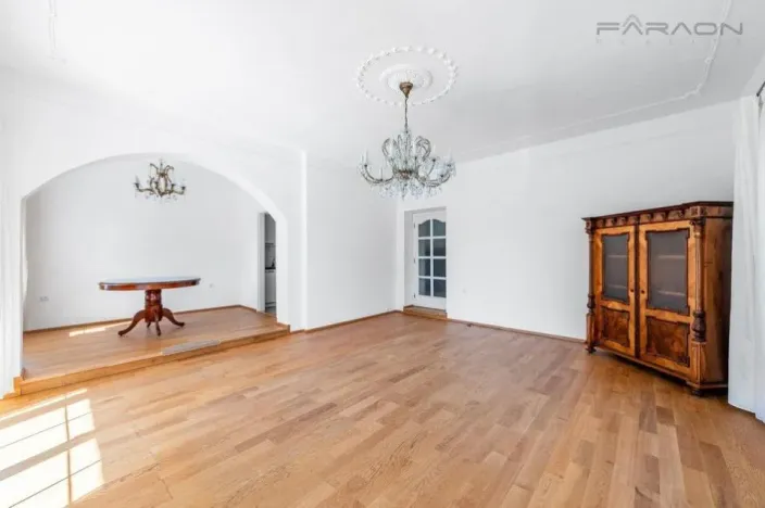 Pronájem vily, Praha - Suchdol, Havraní, 350 m2