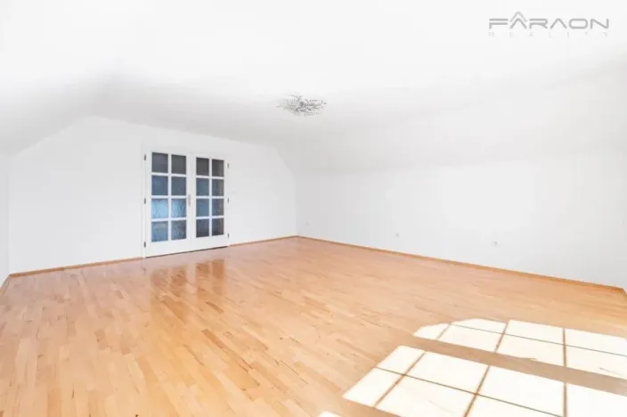 Pronájem vily, Praha - Suchdol, Havraní, 350 m2