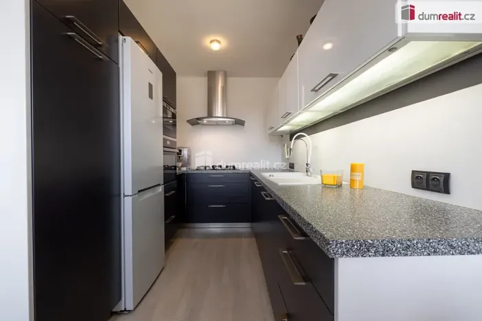 Prodej bytu 3+1, Praha - Řepy, Nevanova, 73 m2