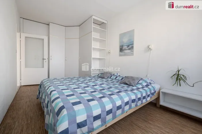 Prodej bytu 3+1, Praha - Řepy, Nevanova, 73 m2