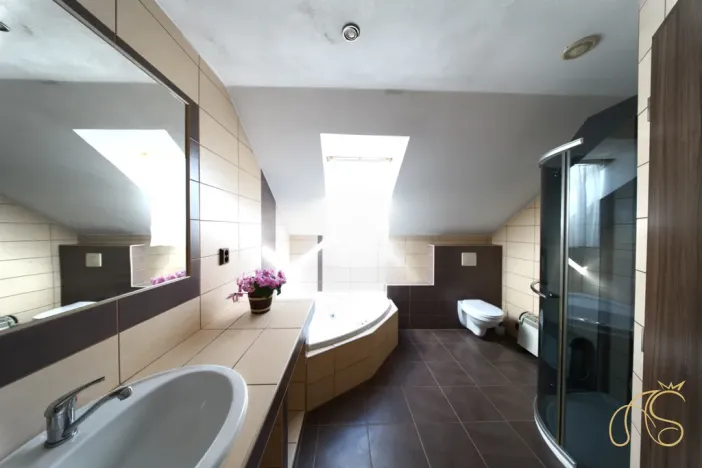 Prodej rodinného domu, Kouty, 220 m2