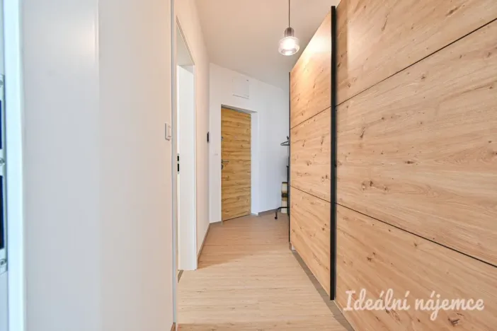 Pronájem bytu 1+kk, Brno, Faměrovo náměstí, 49 m2