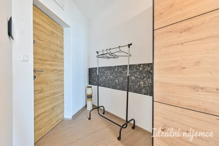 Pronájem bytu 1+kk, Brno, Faměrovo náměstí, 49 m2