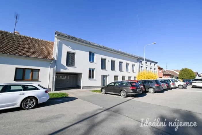 Pronájem bytu 1+kk, Brno, Faměrovo náměstí, 49 m2