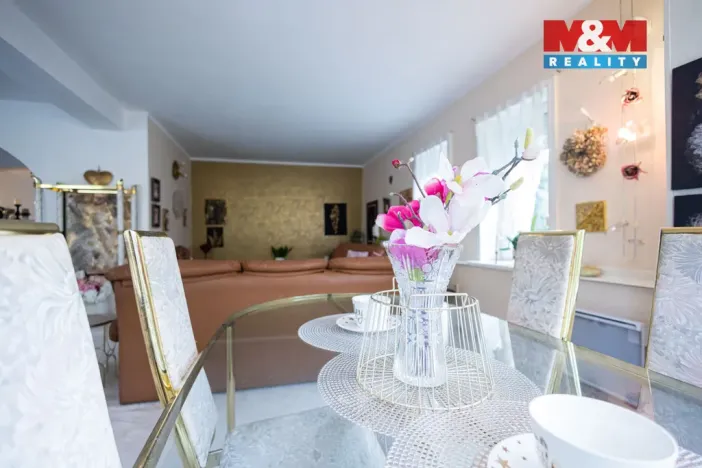 Prodej rodinného domu, Loučim, 300 m2