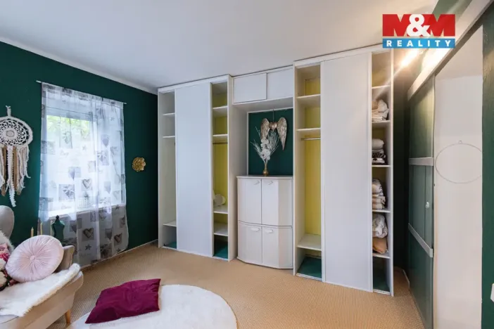 Prodej rodinného domu, Loučim, 300 m2