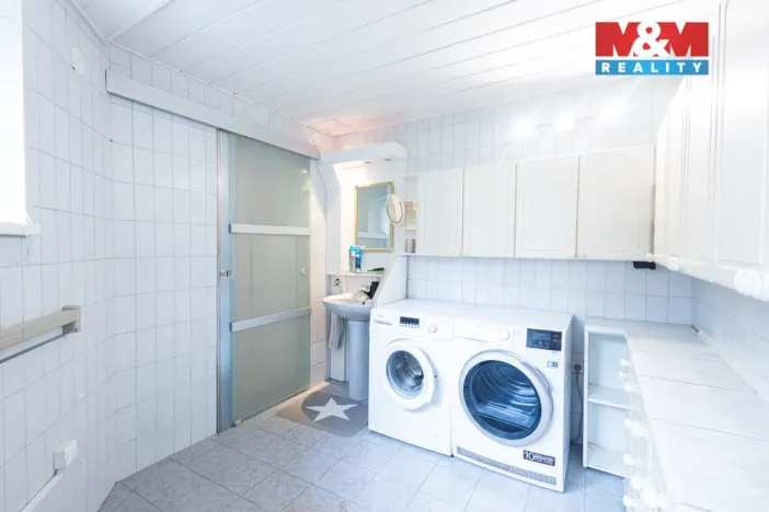 Prodej rodinného domu, Loučim, 300 m2