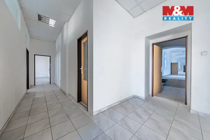 Prodej výrobních prostor, Načeradec, Zámecké náměstí, 1800 m2