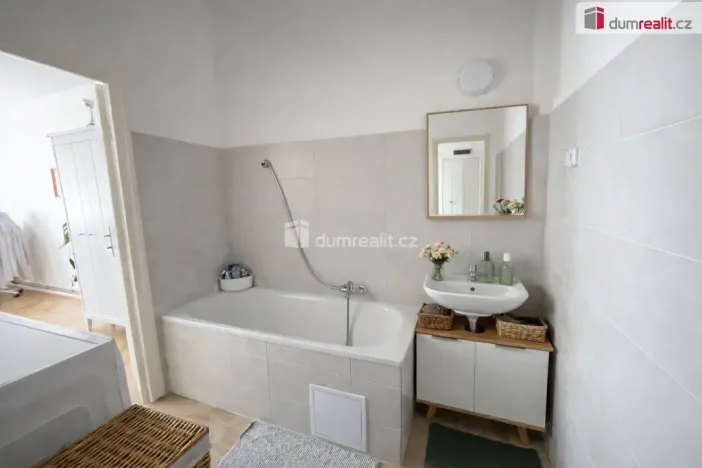 Pronájem bytu 3+1, Praha - Smíchov, Holečkova, 84 m2