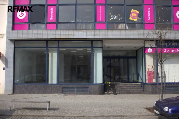 Pronájem obchodního prostoru, Třebíč - Vnitřní Město, Karlovo nám., 325 m2