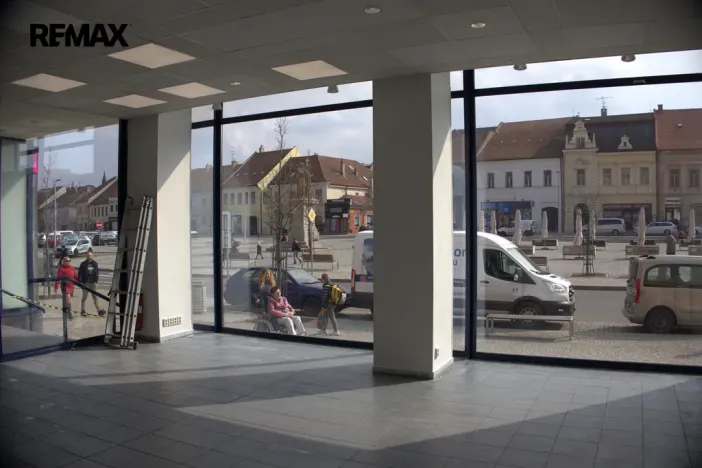 Pronájem obchodního prostoru, Třebíč - Vnitřní Město, Karlovo nám., 325 m2