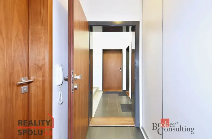 Pronájem bytu 1+kk, Praha - Bohnice, Pekařova, 34 m2