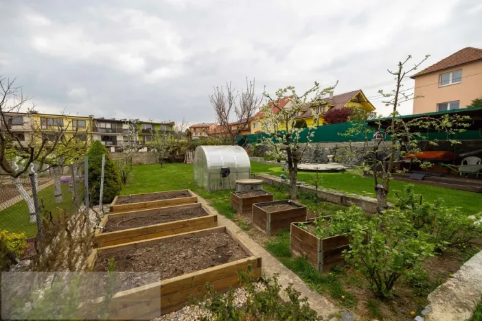 Prodej bytu 3+1, Moravany, Tichá, 108 m2