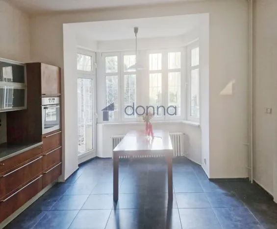 Pronájem bytu 3+1, Praha, Plzeňská, 96 m2