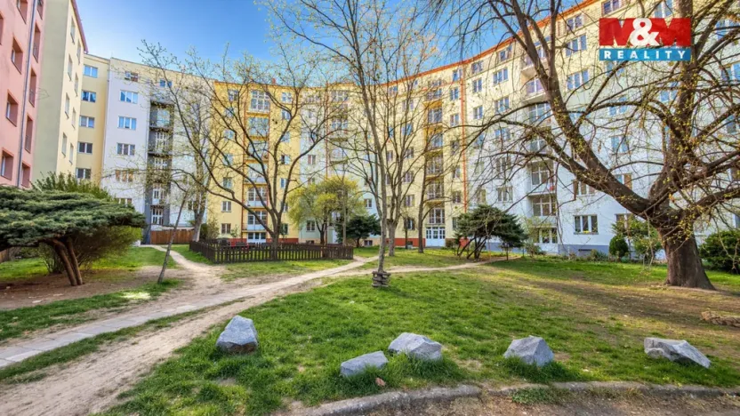 Prodej bytu 2+1, Praha, K louži, 46 m2