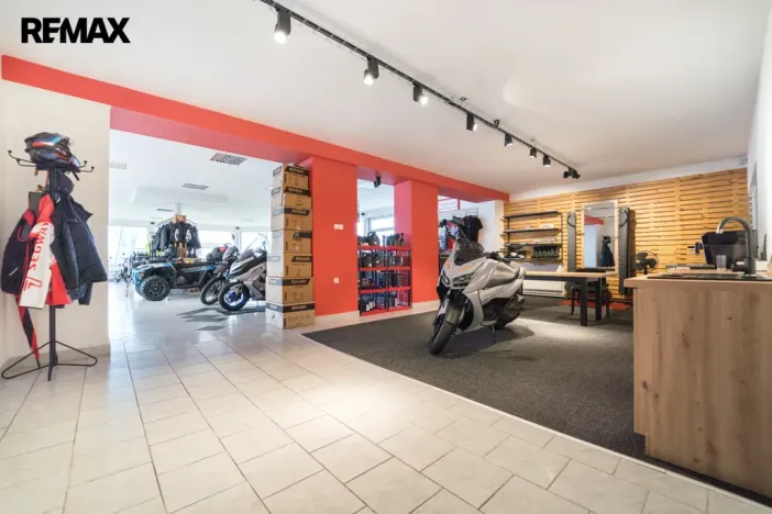 Prodej obchodního prostoru, Drásov, 300 m2