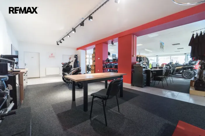 Prodej obchodního prostoru, Drásov, 300 m2