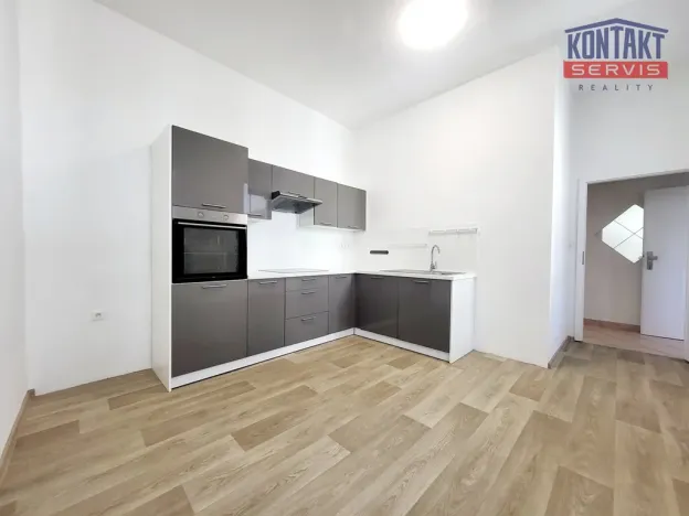 Pronájem bytu 2+1, České Budějovice, nám. Přemysla Otakara II., 86 m2