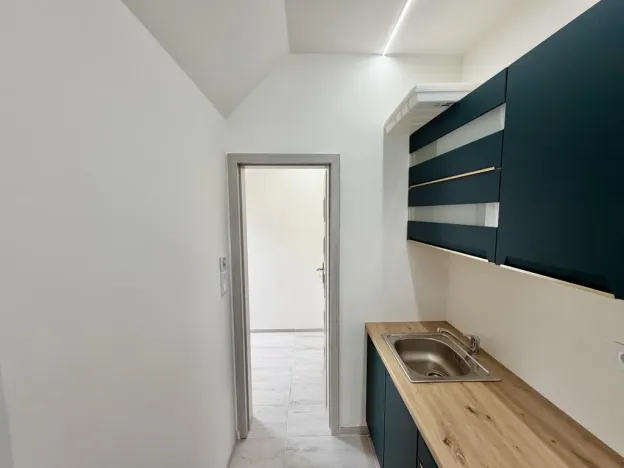 Pronájem bytu 2+kk, Praha - Žižkov, Na Jarově, 35 m2