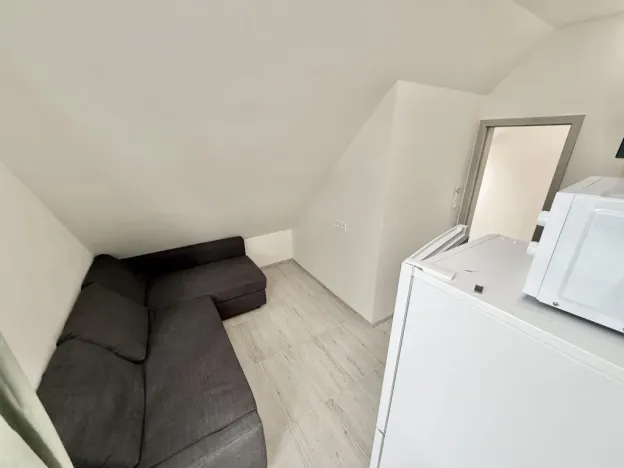 Pronájem bytu 2+kk, Praha - Žižkov, Na Jarově, 35 m2