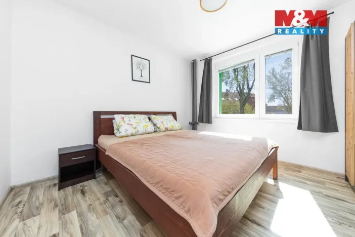 Prodej bytu 3+1, Pohořelice, nám. Svobody, 72 m2