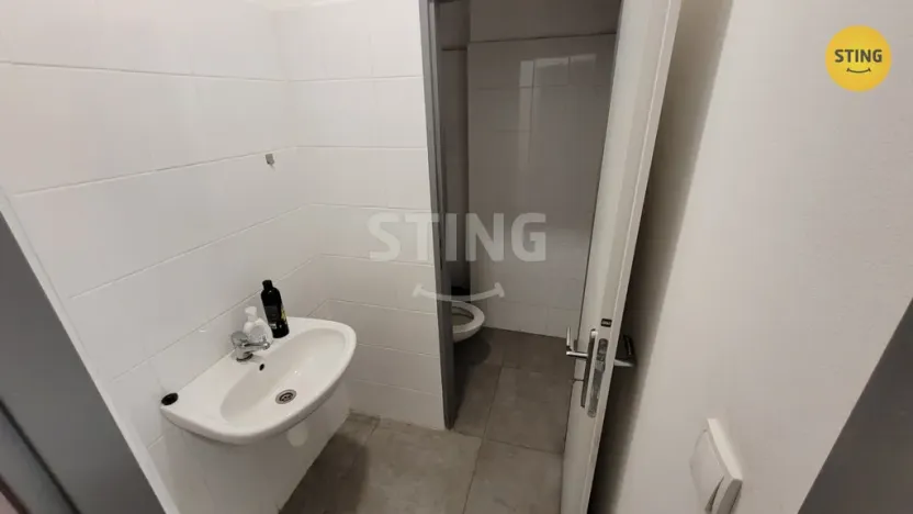 Pronájem obchodního prostoru, Třinec, nám. Svobody, 254 m2