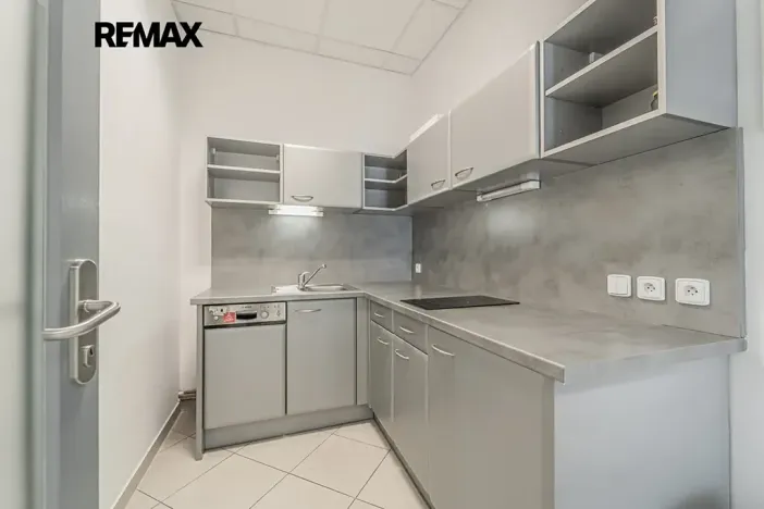 Pronájem kanceláře, Kladno, Osvoboz. pol. vězňů, 183 m2