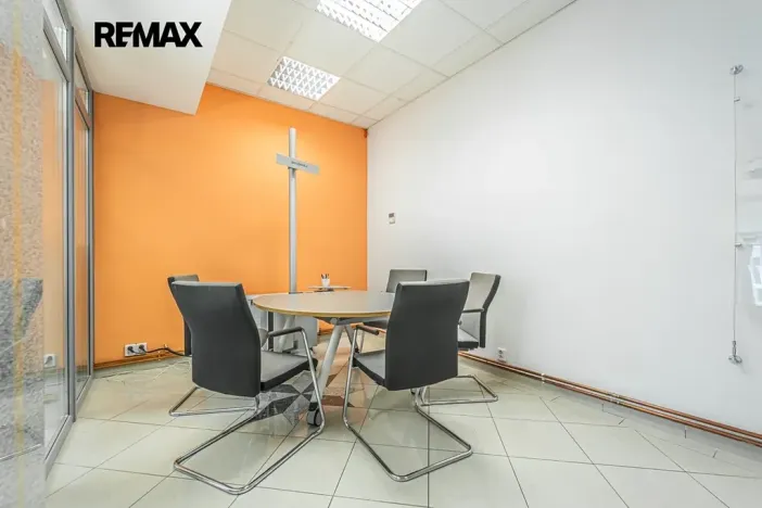 Pronájem kanceláře, Kladno, Osvoboz. pol. vězňů, 183 m2