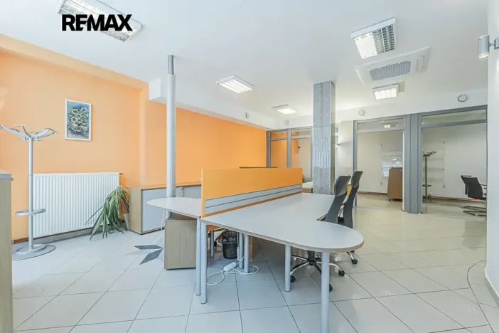 Pronájem kanceláře, Kladno, Osvoboz. pol. vězňů, 183 m2