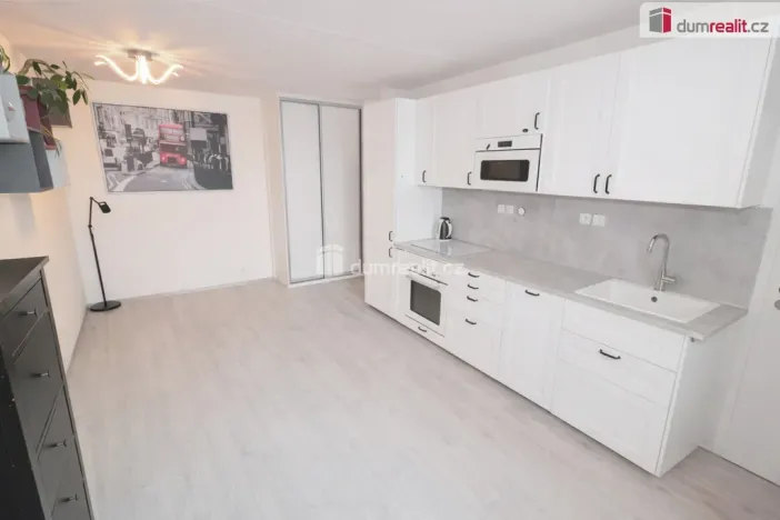 Pronájem bytu 2+kk, Praha - Smíchov, Pod Hybšmankou, 38 m2
