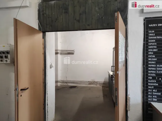 Pronájem komerční nemovitosti, Opava - Předměstí, Vančurova, 500 m2