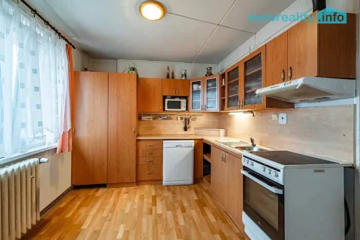 Prodej bytu 3+1, Chodský Újezd, 78 m2