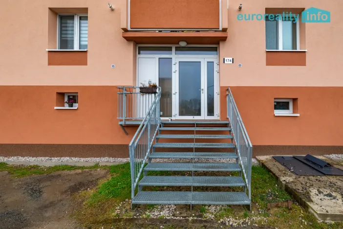 Prodej bytu 3+1, Chodský Újezd, 78 m2