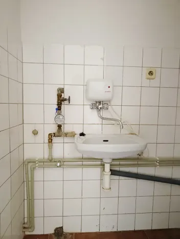 Pronájem obchodního prostoru, Hradec Králové, Československé armády, 55 m2