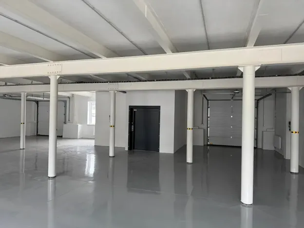 Pronájem skladu, Ostrov, 330 m2